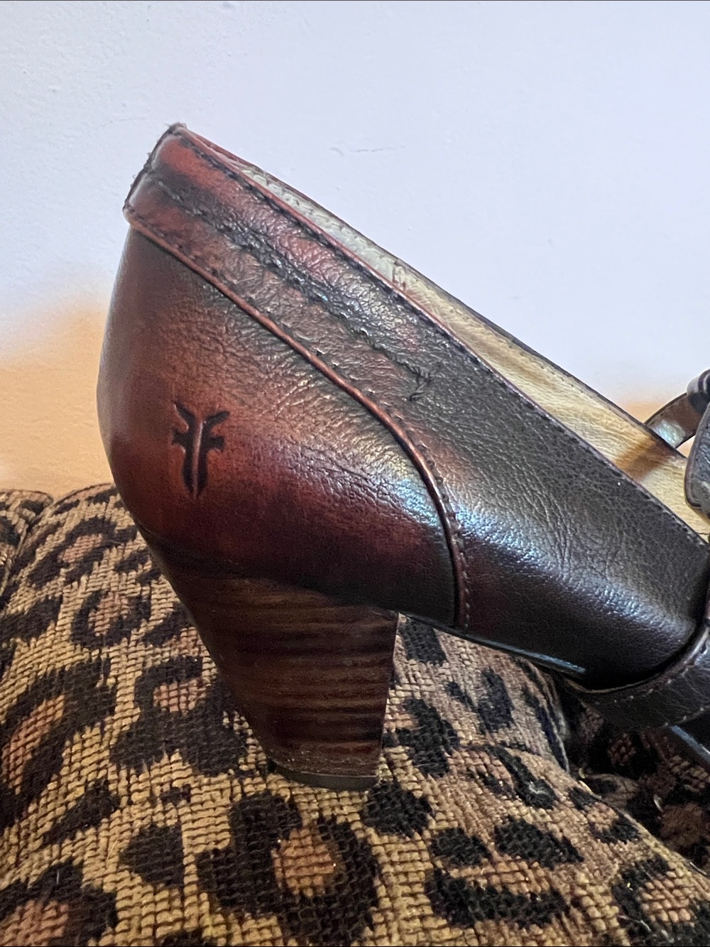 FRYE AND CO. Two-Tone oxblood brown Lois T-Strap Leather wedge heels size 8. - Picture 7 of 9